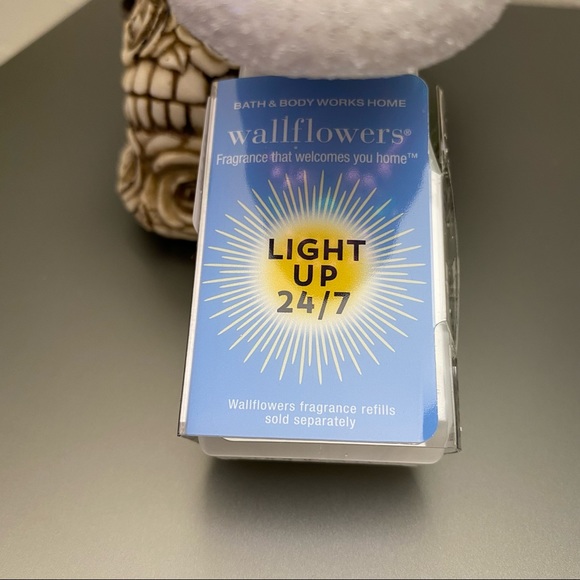 2021 Bath & Body Works Sugar Skull Light Up Wallflower Plug - Picture 10 of 11